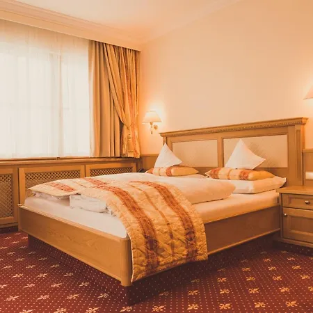 Gartenhotel Maria Theresia 4*