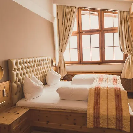 Gartenhotel Maria Theresia 호텔 4*