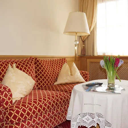 호텔 Gartenhotel Maria Theresia 4*