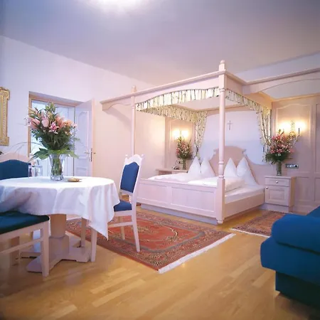 Gartenhotel Maria Theresia 호텔 4*