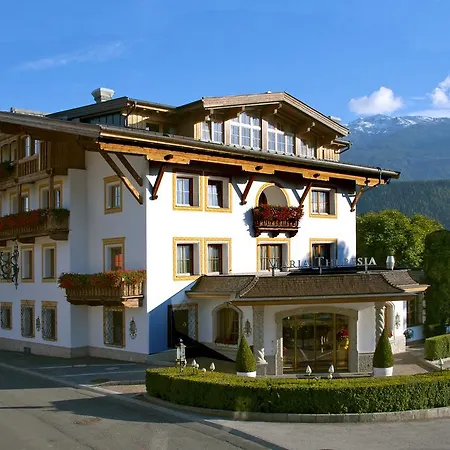 Gartenhotel Maria Theresia 4*