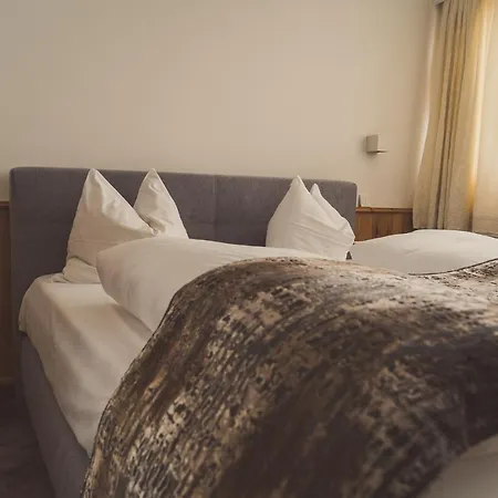Gartenhotel Maria Theresia Hotel 4*