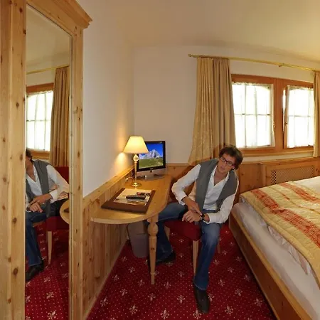 Hotel Gartenhotel Maria Theresia 4*