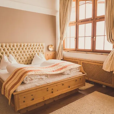 Hotel Gartenhotel Maria Theresia Hall in Tirol