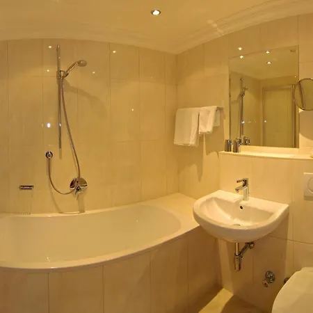 Gartenhotel Maria Theresia Hall in Tirol