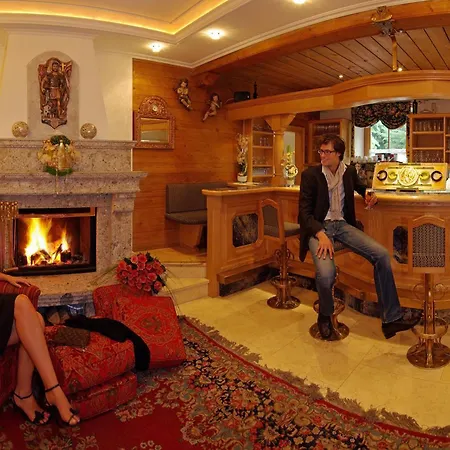 Hotel Gartenhotel Maria Theresia Hall in Tirol